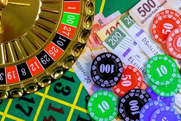 dolar toto mobile app interface showing sportsbook and live games